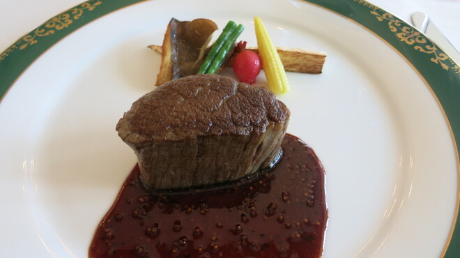 クラブ33 - 料理写真:分厚いぎゅうヒレ！