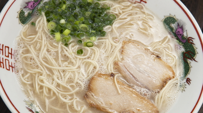 長浜ラーメン 匠 - 料理写真:正統派の長浜の味を味わう『ラーメン』