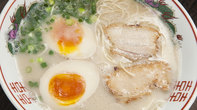 Nagahama Ramen Shou - 料理写真:トロットロの黄味が美味しい味玉入り『味玉ラーメン』