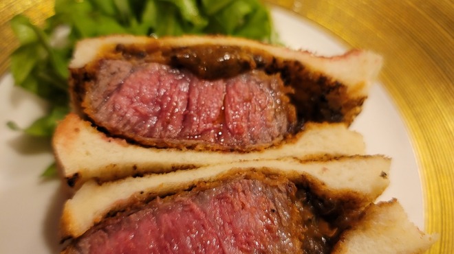 リストランティーノ イルチプレッソ - 料理写真:牛カツをはるかに超えた想像を絶するおいしさのカツサンド！