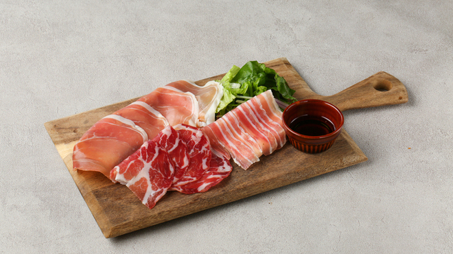 FLOWS GRILL BAR - メイン写真: