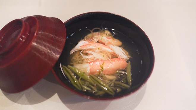 うぶか - 料理写真:紅ずわい蟹、冥加、ジュンサイ、青柚子のお椀
