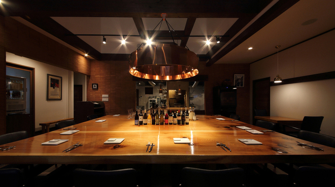 Ristorante Martello - 内観写真:メイン大テーブルは、人気のお席です。