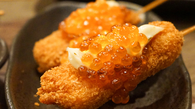 串揚げと肉炙り寿司 KUSHIEMON - メイン写真: