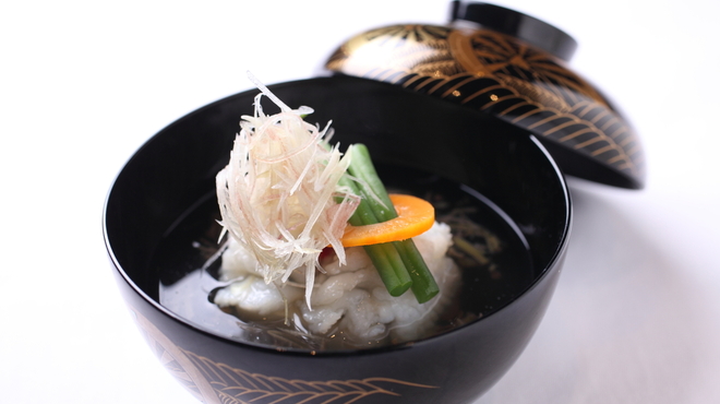三瀧荘 - 料理写真:一番だし香る一品