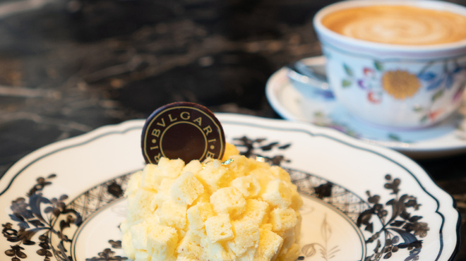ブルガリ ラウンジ - 料理写真:Mimosa スポンジケーキ ストレガリキュール レモン風味クリーム