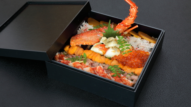 鮨・日本料理 暦 - 料理写真:お持ち帰り「至高の海鮮極み重」