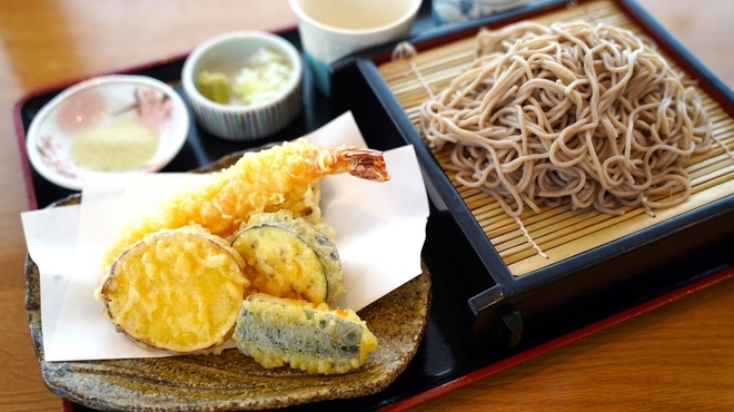 自然薯とそばの店 高尾の桜 - メイン写真: