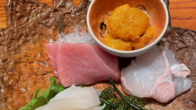 はなれ 味重 - 料理写真:雲丹　トロ　ヒラメ　活イカ
