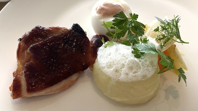 ランファン・キ・レーヴ - 料理写真:メインはチキンの燻製とインカのめざめのマッシュ