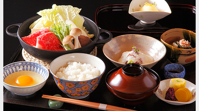 渡風亭 - 料理写真:黒毛和牛すき鍋ランチ 4,723円（税サ込）