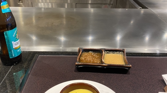 ステーキハウス あづま - 料理写真:前菜の美味しいムース？ピカピカの鉄板！