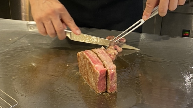 ステーキハウス あづま - 料理写真:成形したお肉