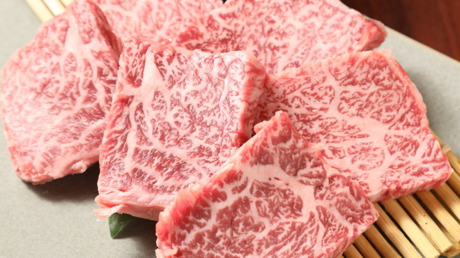 牛舞 ホルモン焼肉酒場 - メイン写真: