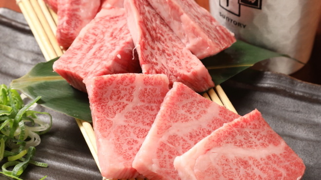 牛舞 ホルモン焼肉酒場 - メイン写真: