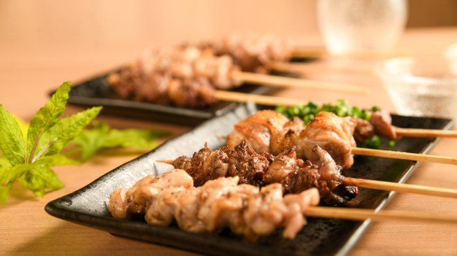 炭火焼き鳥 かしわ屋 治兵衛 - メイン写真: