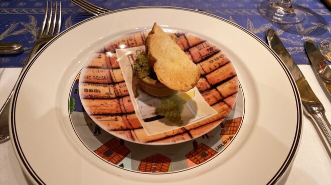 ボンファム - 料理写真:エスカルゴのバター煮パセリバターソース