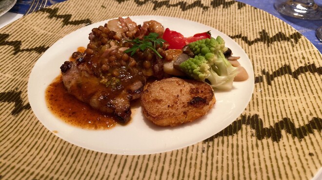 ボンファム - 料理写真:イベリコ豚レンズ豆ソース