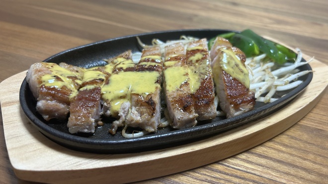 Teppan Yaki Hombahiroshima Okonomiyaki Hasshou - 料理写真:ポークソテー、マスタードソース。