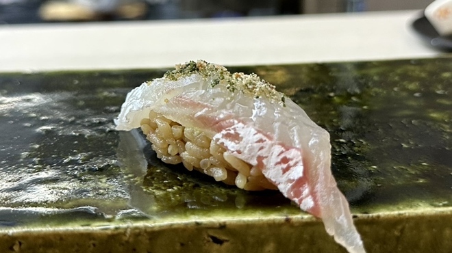 鮨おかだ - 料理写真:マダイ