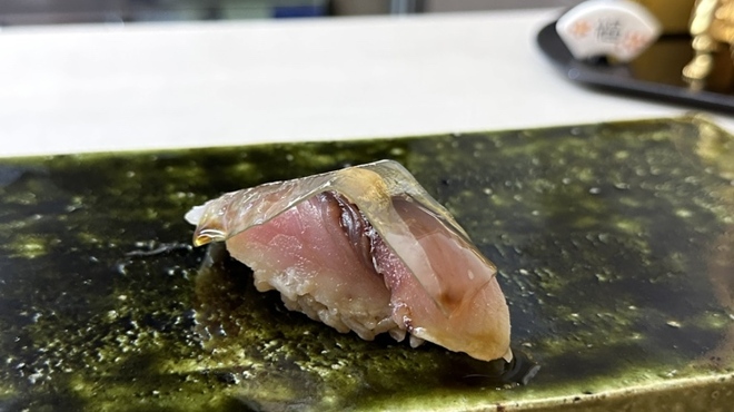 鮨おかだ - 料理写真:サバ-白板昆布のせ-