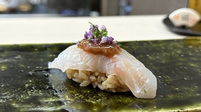 鮨おかだ - 料理写真:アラ-内臓の酒盗のせ-