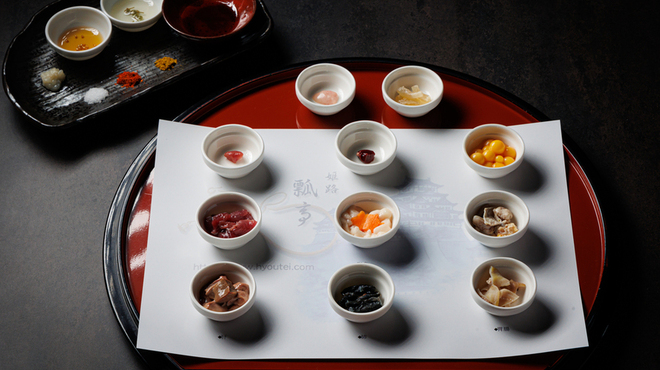 姫路 瓢亭 - 料理写真:部位毎に研究しつくされた　刺身