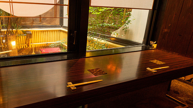 熟成刺身と旨い酒 ひとしお - 内観写真: