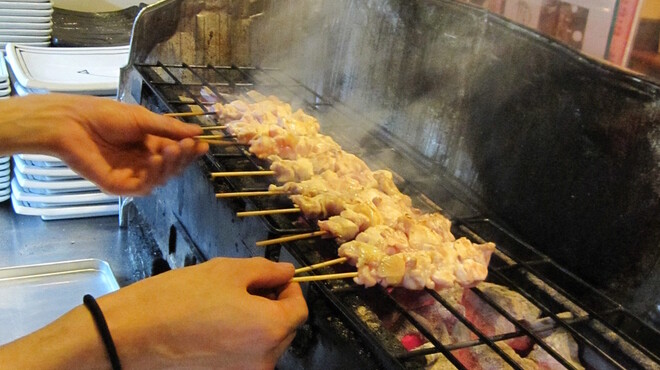 Yakitori Izakaya Bunnage - 料理写真:おいしい焼鳥をつくるためには「火力」が重要。炭を調整しながら最高の火力で焼き上げます！！