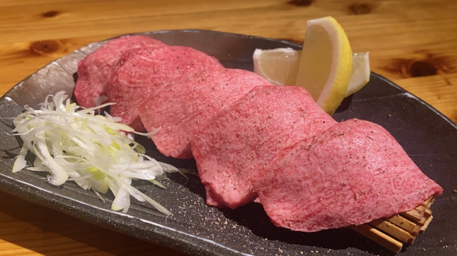 Yakiniku Sakaba Shirokuro - メイン写真: