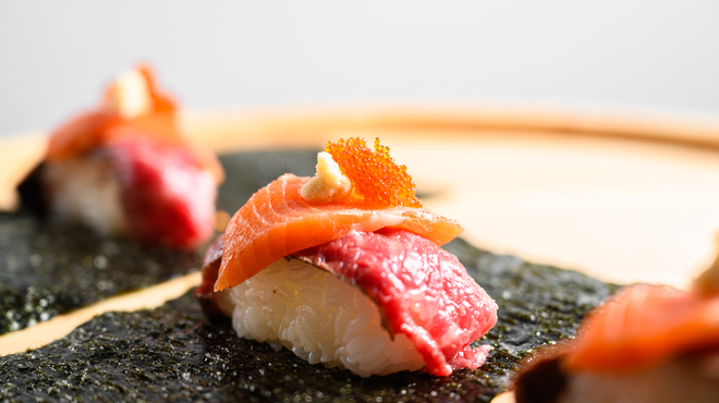 Wagyu Sushi Roll - メイン写真: