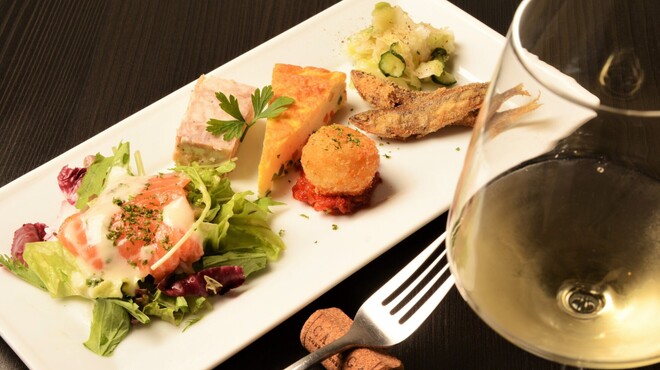 惣菜と大人の食堂 COMO - メイン写真: