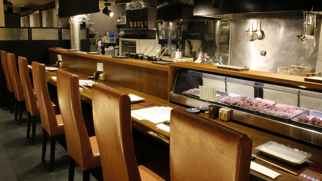 銀杏 鳥将 - 内観写真:カウンター2