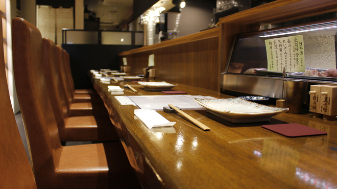 銀杏 鳥将 - 内観写真:カウンター1