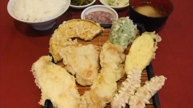 だるまの天ぷら定食 - 料理写真:肉定食
