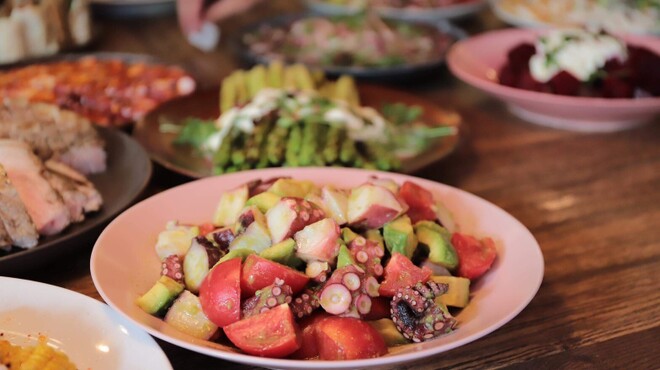 ダブリュー青山 ザ セラーアンドグリル - メイン写真: