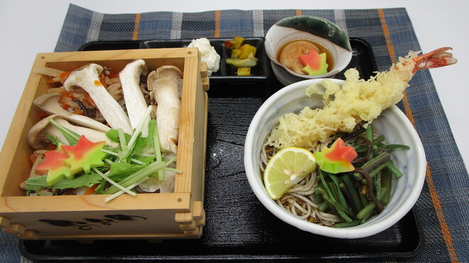 胡麻切りそばと創作串揚げ おおの - 料理写真: