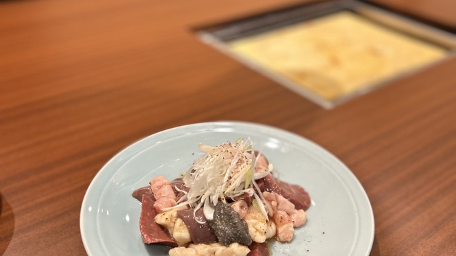 焼肉ホルモン 亀萬 - メイン写真: