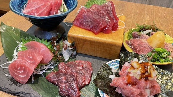 もつとマグロ Tunaがる - 料理写真:まぐろ贅沢盛