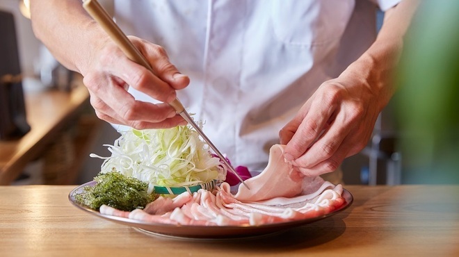 炭火焼肉・しゃぶしゃぶ おきなわ苑 - メイン写真: