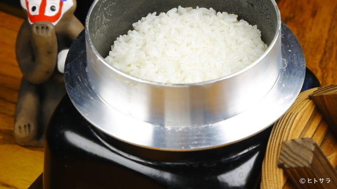 いろり舎 六月六日 - 料理写真:良質な水が育む食材。お米の炊き上げを見守るのは「木の葉猿」