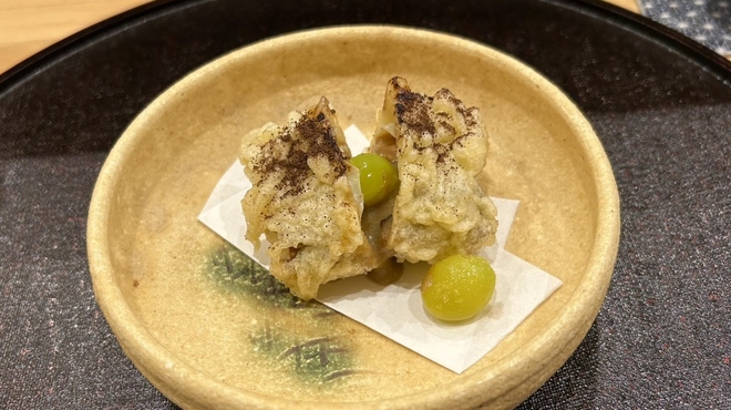 日本料理 直 - 料理写真:湯葉で包んだ太刀魚と擂り流したなめこの揚げ物と銀杏