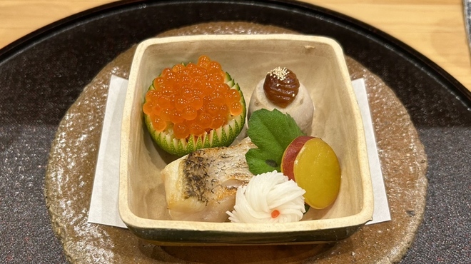 日本料理 直 - 料理写真:焼いた白甘鯛　焼き茄子と新イクラの醤油漬け　きぬかつぎの田楽　新さつまいもの蜜煮　菊花蕪の甘酢漬け
