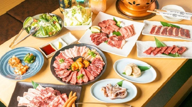 炭火焼肉 萬まる - メイン写真: