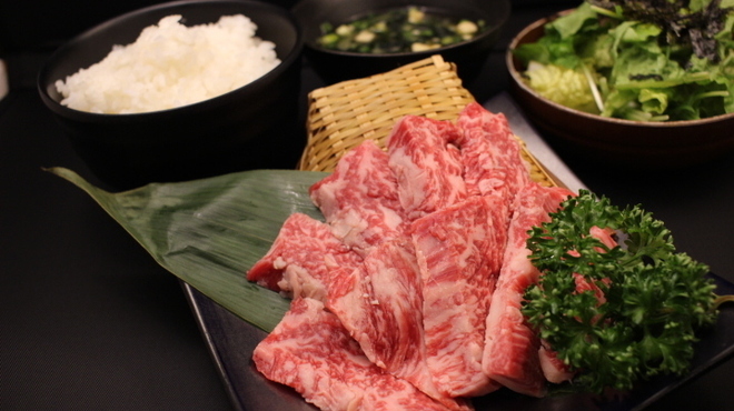 380円レーン焼肉 火の国 - メイン写真: