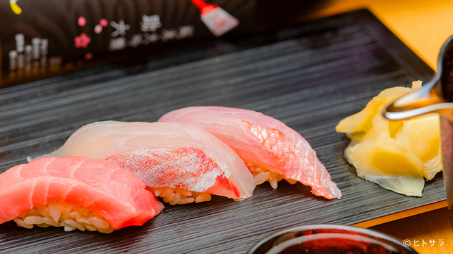 Sushi Jin - 料理写真:大将のおすすめ。旬食材を使った握り『おすすめ握り』