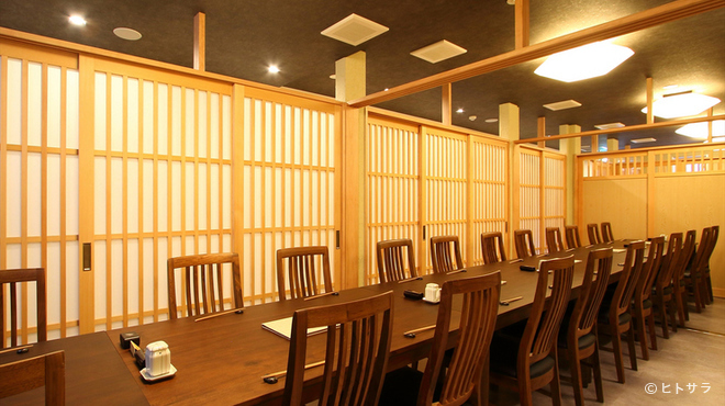 Shirohaccha Koshitsu Bekkan - 内観写真:シンプルな個室スペースは客数に応じて広さの調節が可能