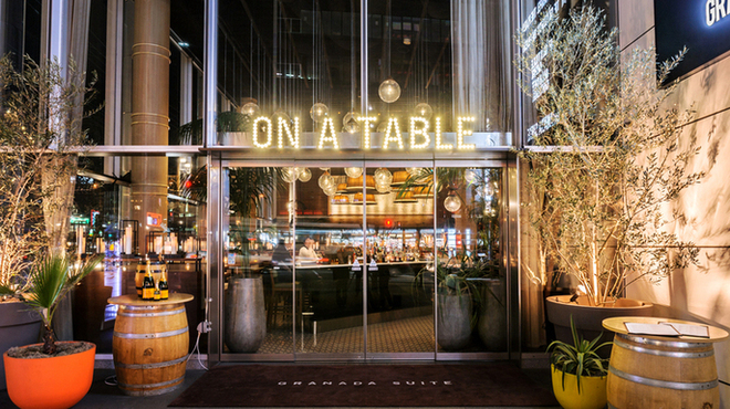 on A TABLE - メイン写真: