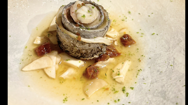 リストランテ コジィ コジィ - 料理写真:太刀魚　松茸　　ドライトマト　　巻き方からしてシェフは左利きではないでしょうか？　ワタクシ左利きなので時計回りになるので〜なんとなく？〜　byまみこまみこ