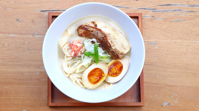 MOON & BACK Ramen Bar & Branch Cafe - メイン写真: